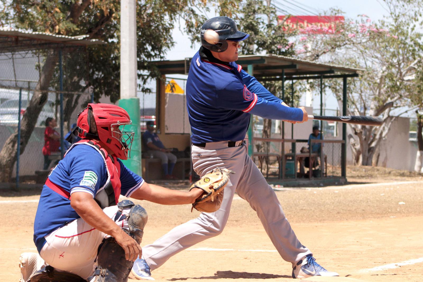 $!Covec vapulea a 31 Deportes en Beisbol 40 años y más, en Muralla