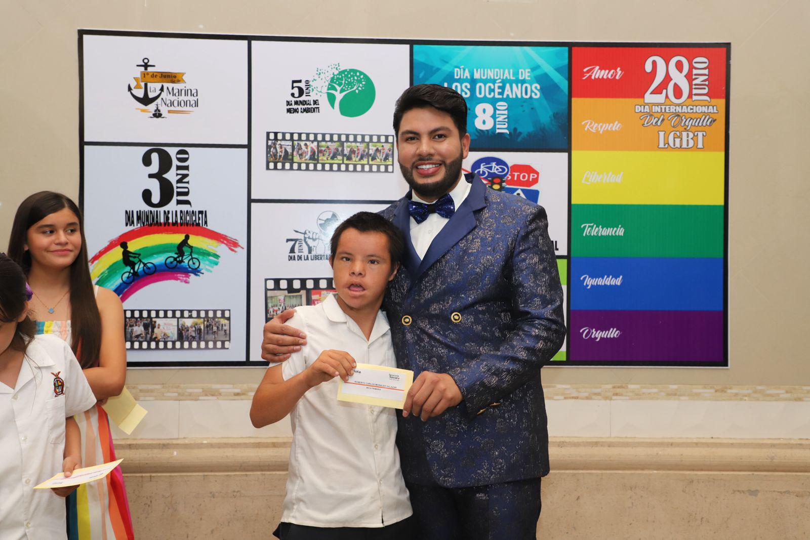 $!Elota entrega becas de ciclo escolar 2024–2025 y se alista para sumarse al programa ‘Rita Cetina’ en agosto