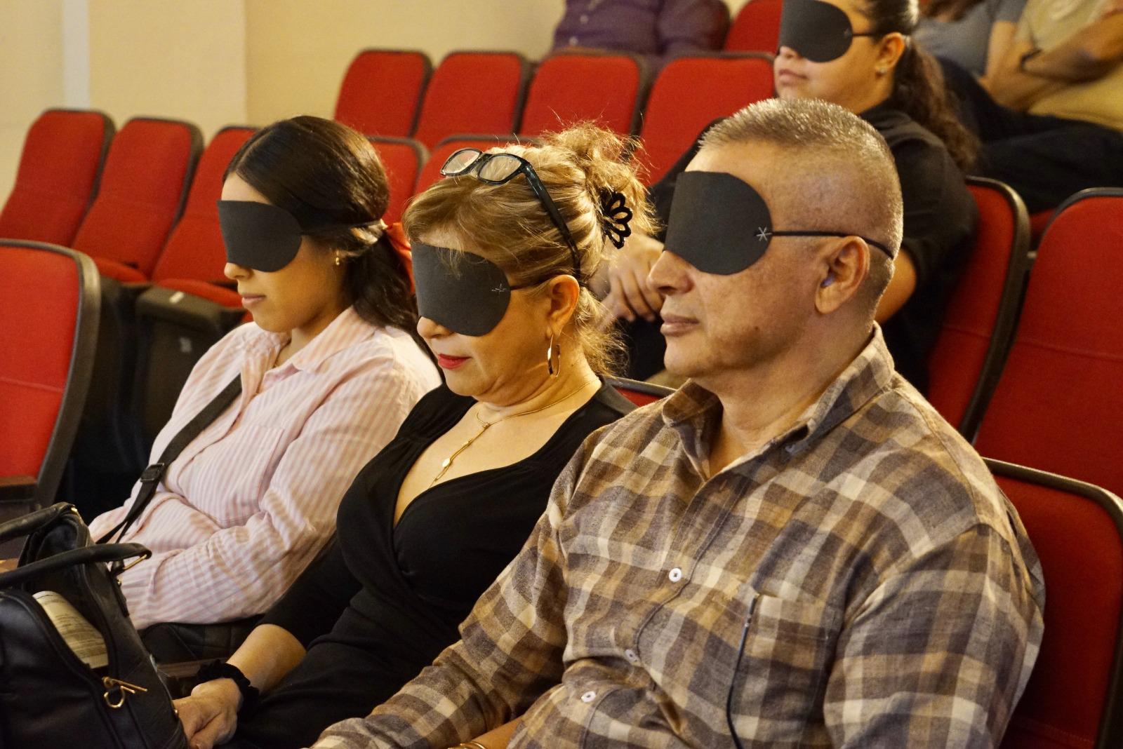 $!Al cubrirse los ojos, tuvieron una experiencia sensorial.
