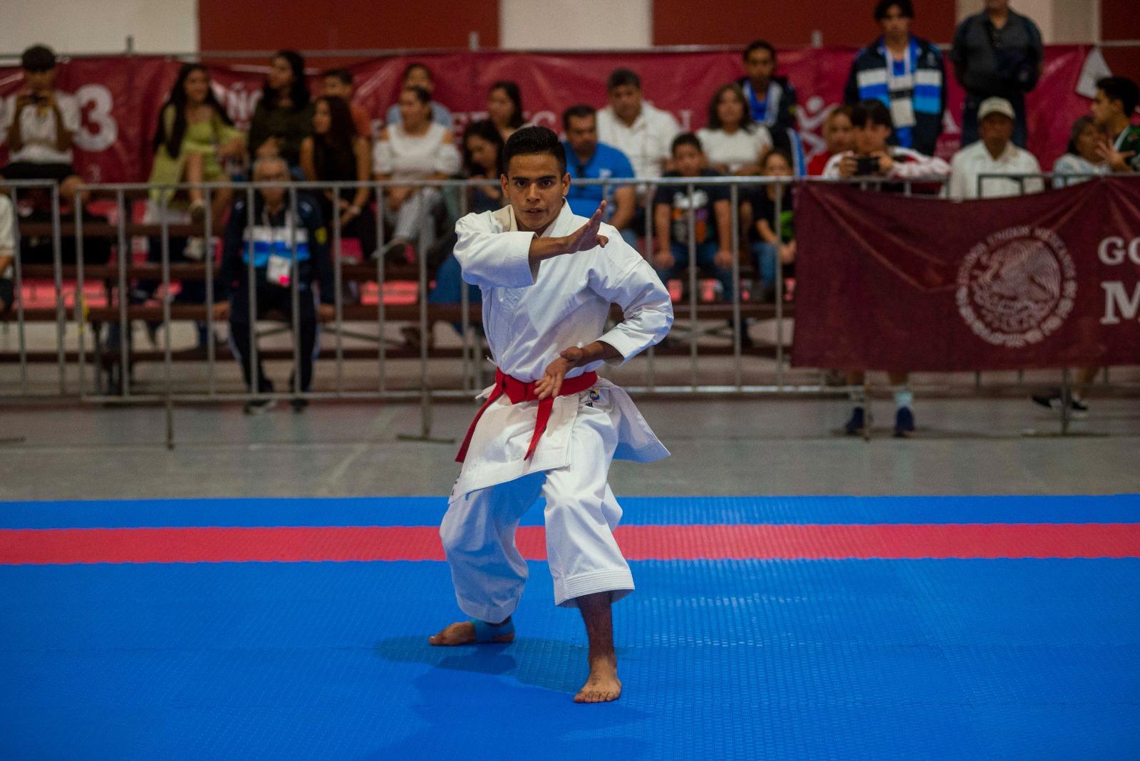 $!Doce sinaloenses a Panamericano de Karate en Santiago de Chile