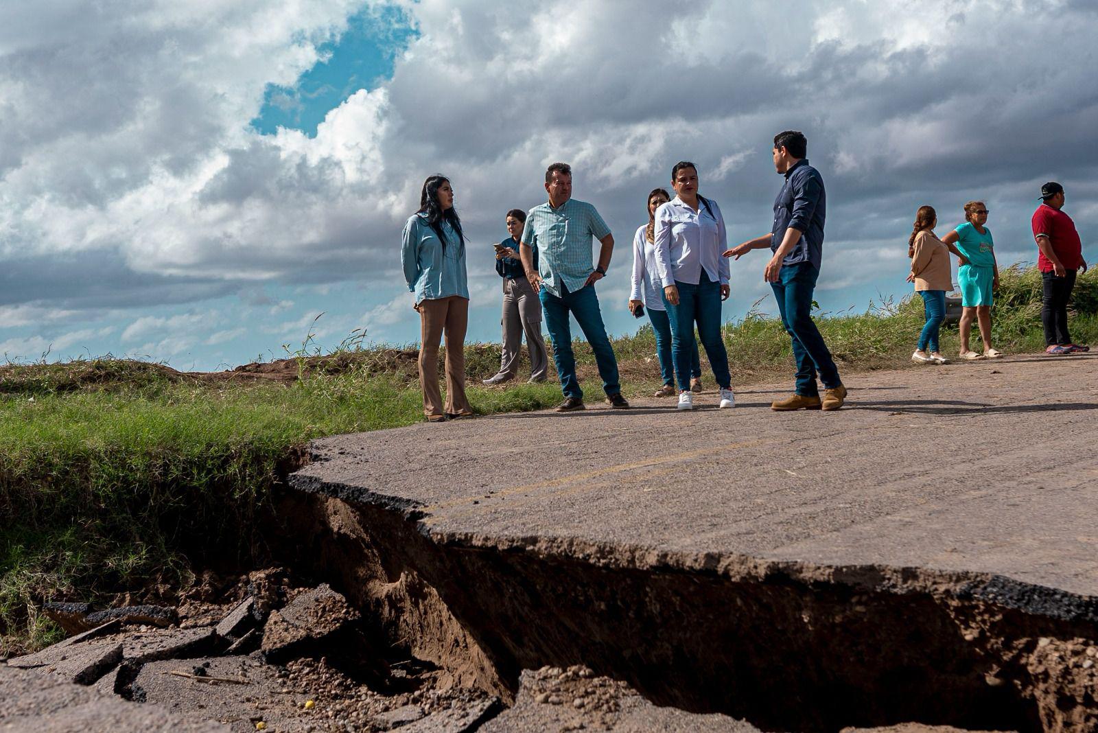 $!Gobierno de Sinaloa supervisa daños en carreteras y vialidades por ‘Norma’