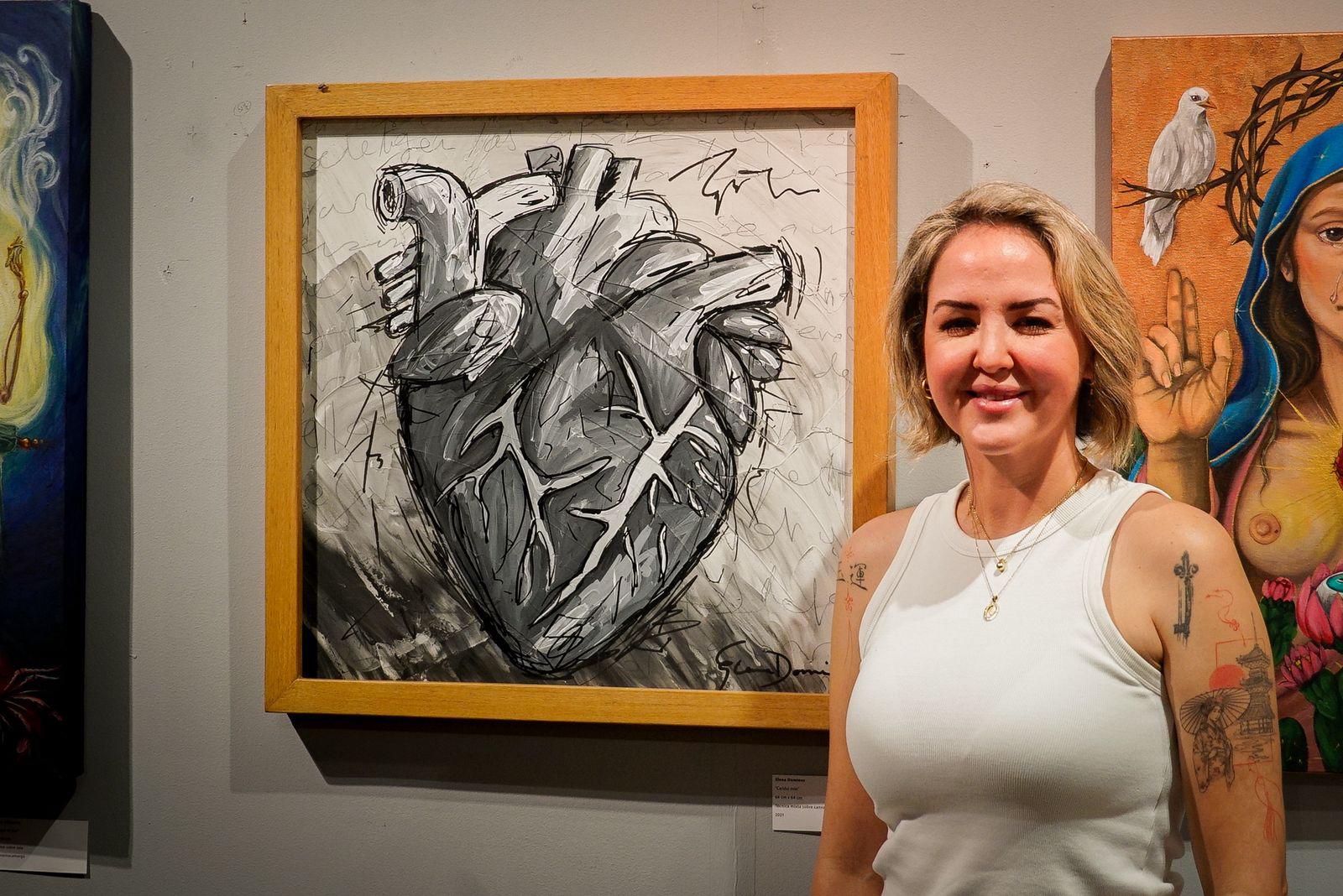 $!Las autoras posan junto a sus obras.