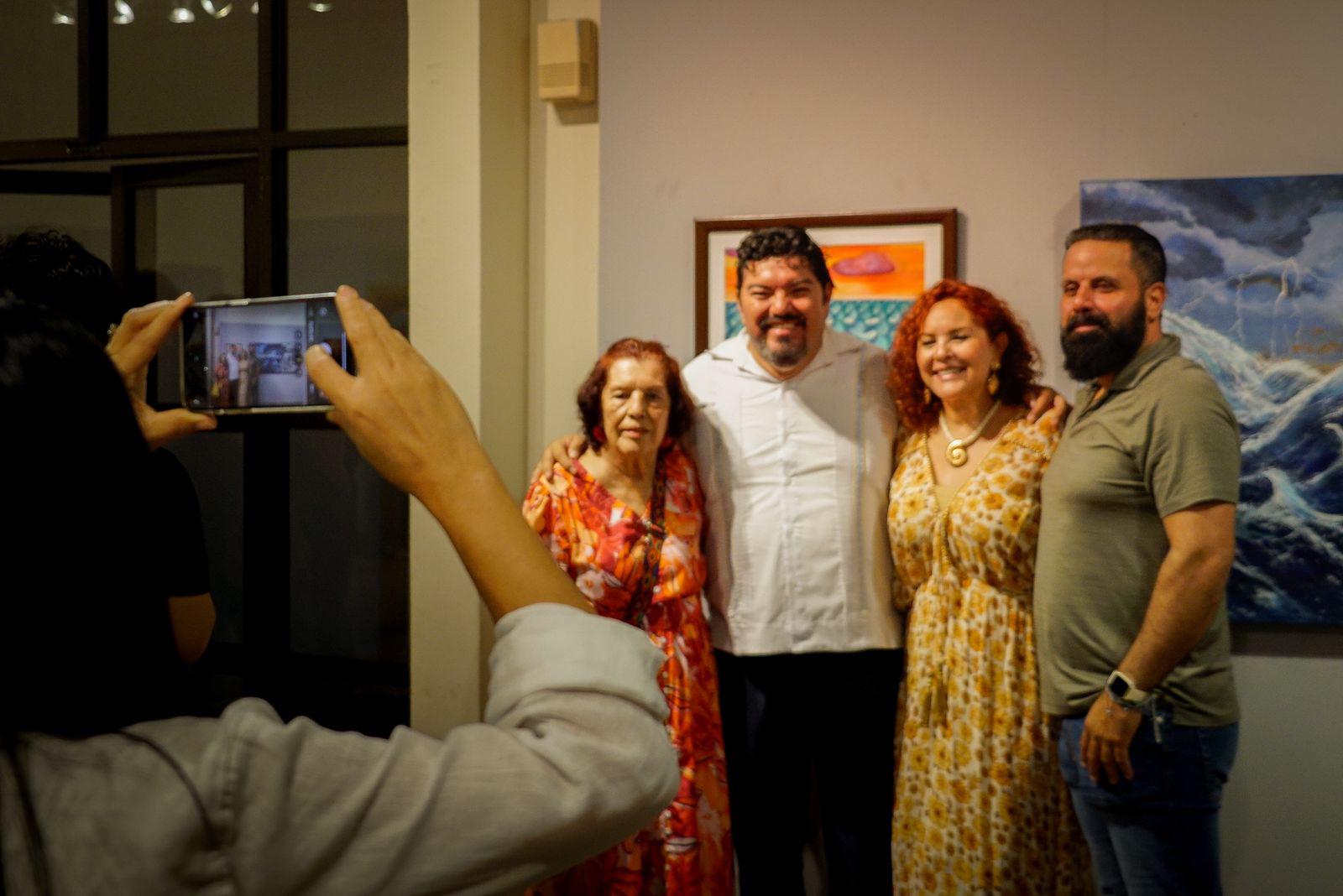 $!Los artistas estuvieron acompañados por sus familias.