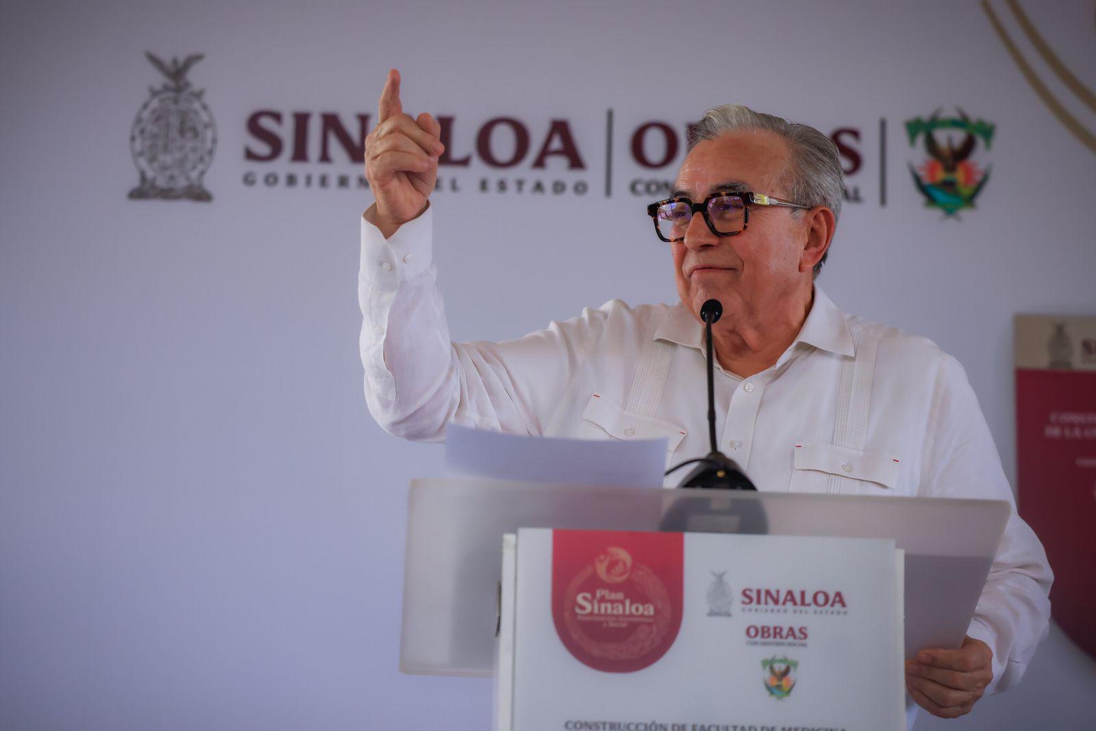 $!Dan banderazo a obra de edificio de la Facultad de Medicina de la UAS en Guasave; costará $48.9 millones