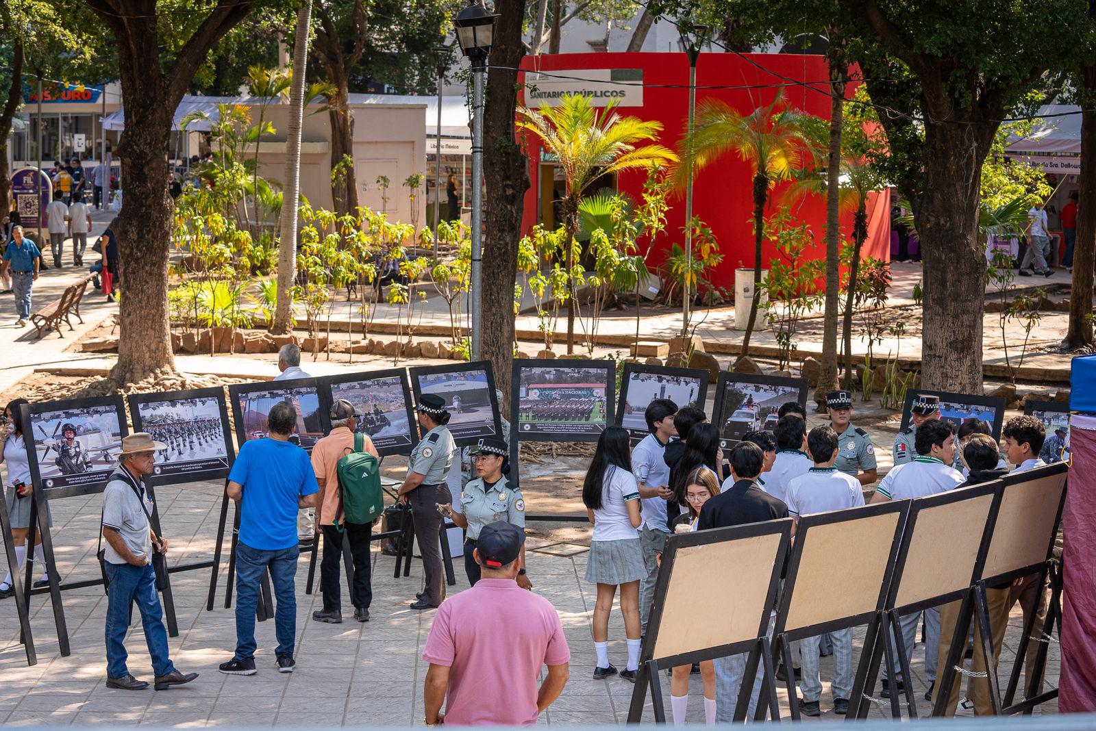 $!Visitantes de todas las edades recorren el centro editorial de la Feria del Libro Culiacán 2025