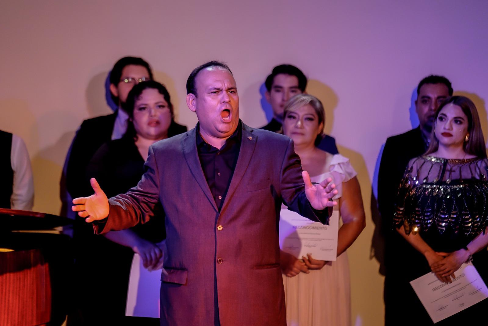 $!El espectáculo marcó el cierre del Curso de Perfeccionamiento Vocal, impartido por el tenor navolatense José Manuel Chú.