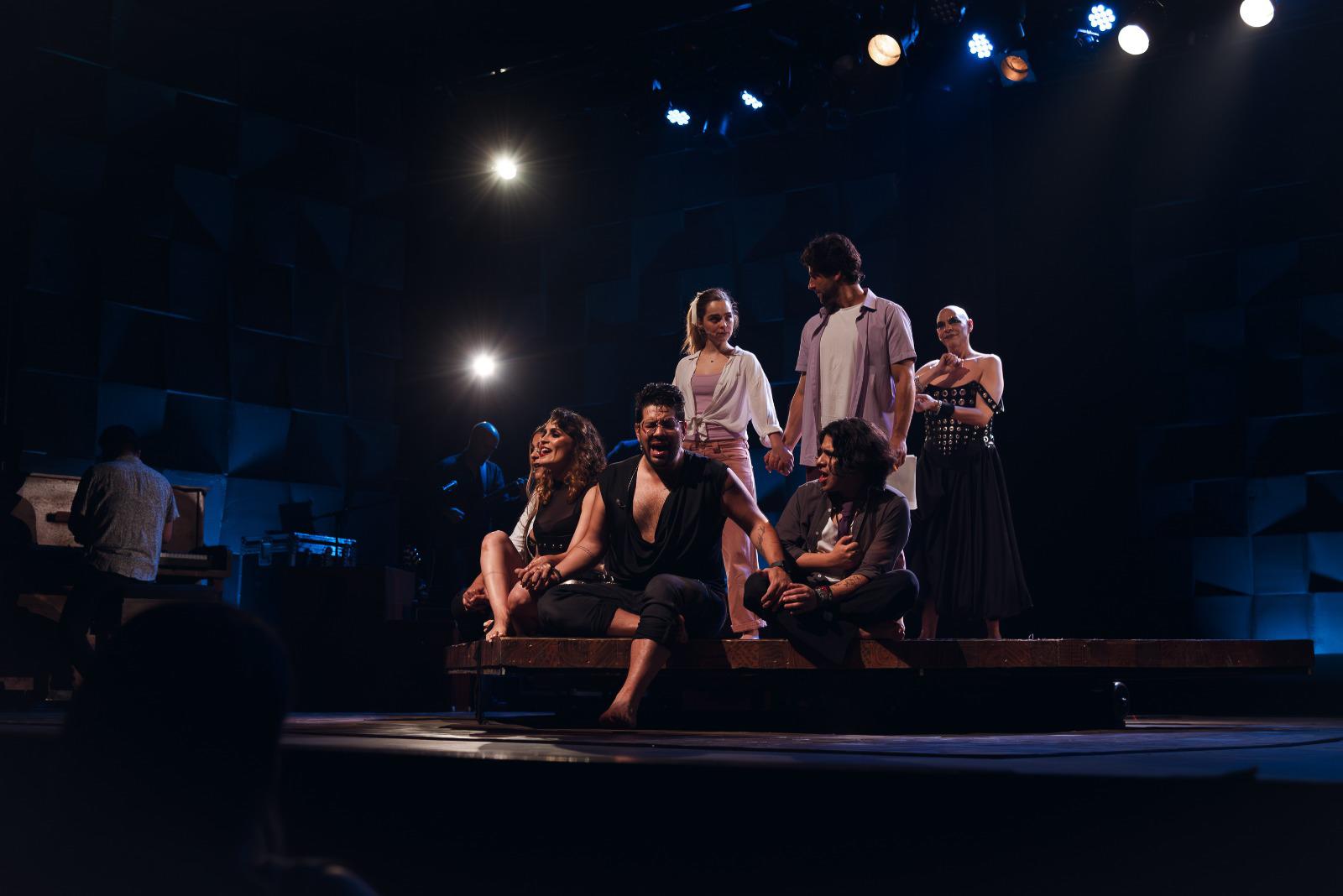 $!En esta historia, la música es el eje de toda la experiencia.