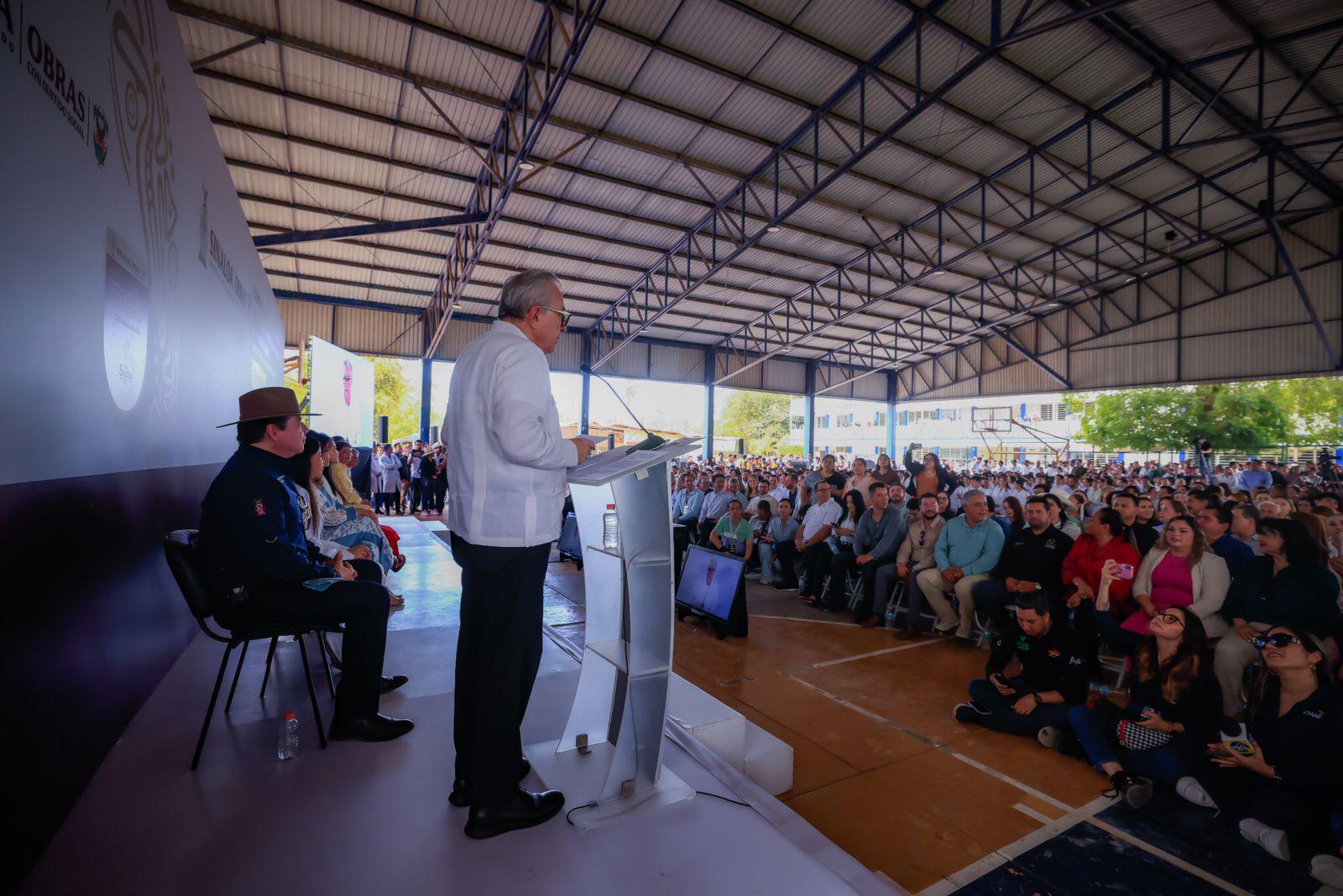 $!Dan banderazo a obra de edificio de la Facultad de Medicina de la UAS en Guasave; costará $48.9 millones
