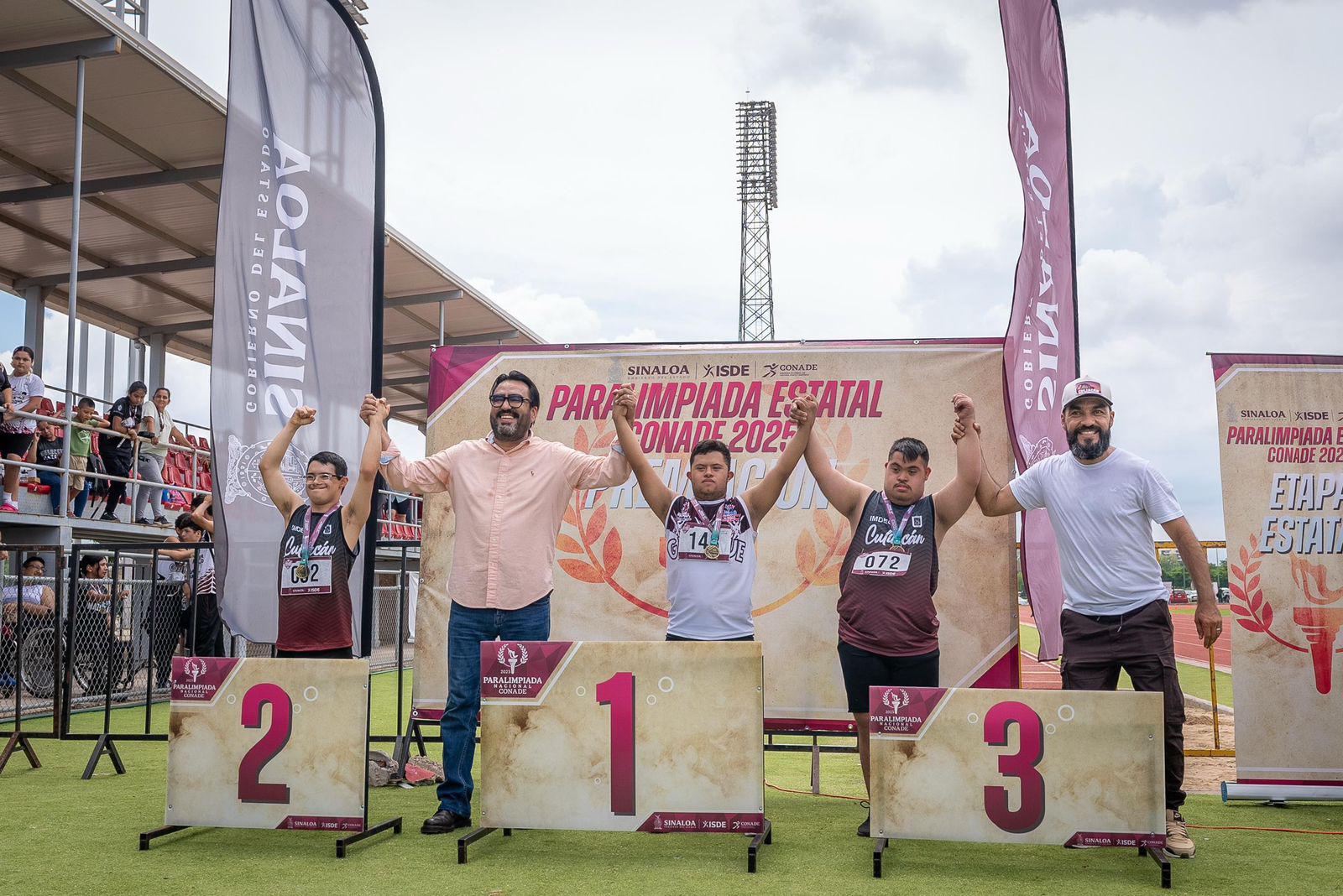 $!Entrega Alcalde de Culiacán medallas de la Paralimpiada Estatal Conade 2025