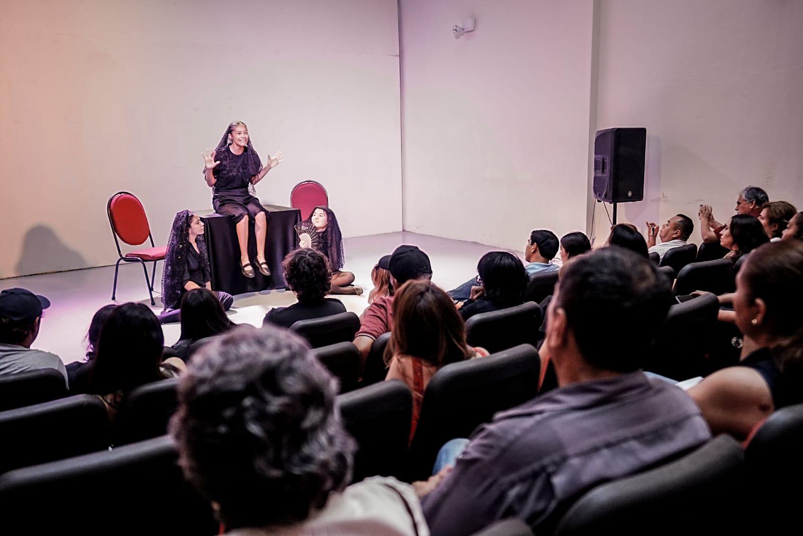 $!Un público exigente estuvo atento al desempeño de los estudiantes.