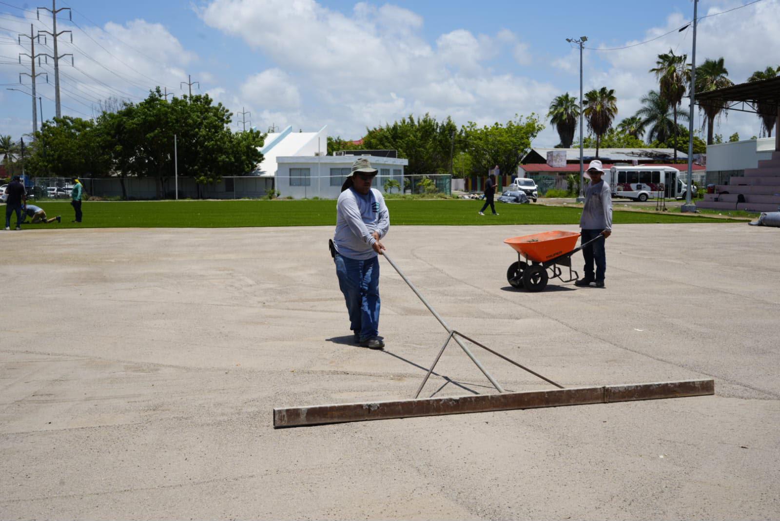 $!Avanza rehabilitación de la cancha El Delfín en Mazatlán