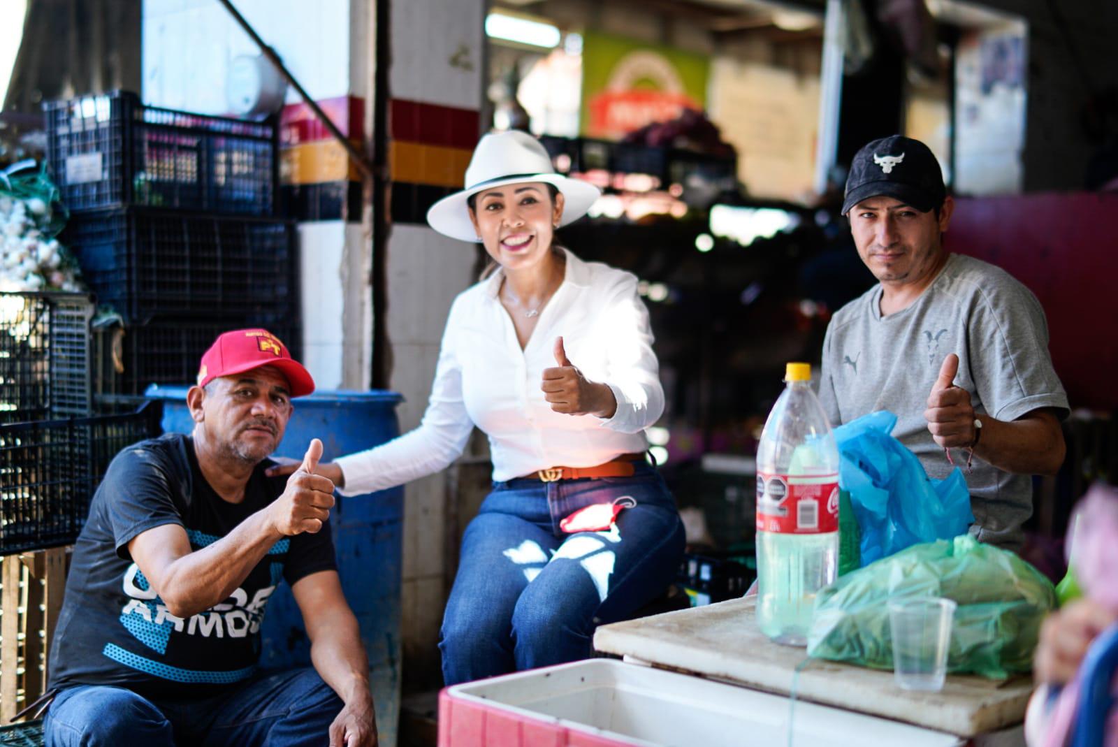 $!Gloria González se reúne con empresarias de Guasave