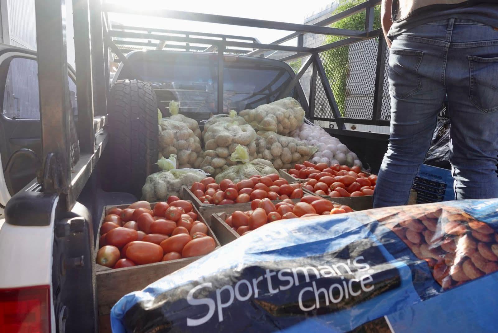 $!Sebides entrega apoyos en zona serrana de Rosario tras bloqueos comunitarios