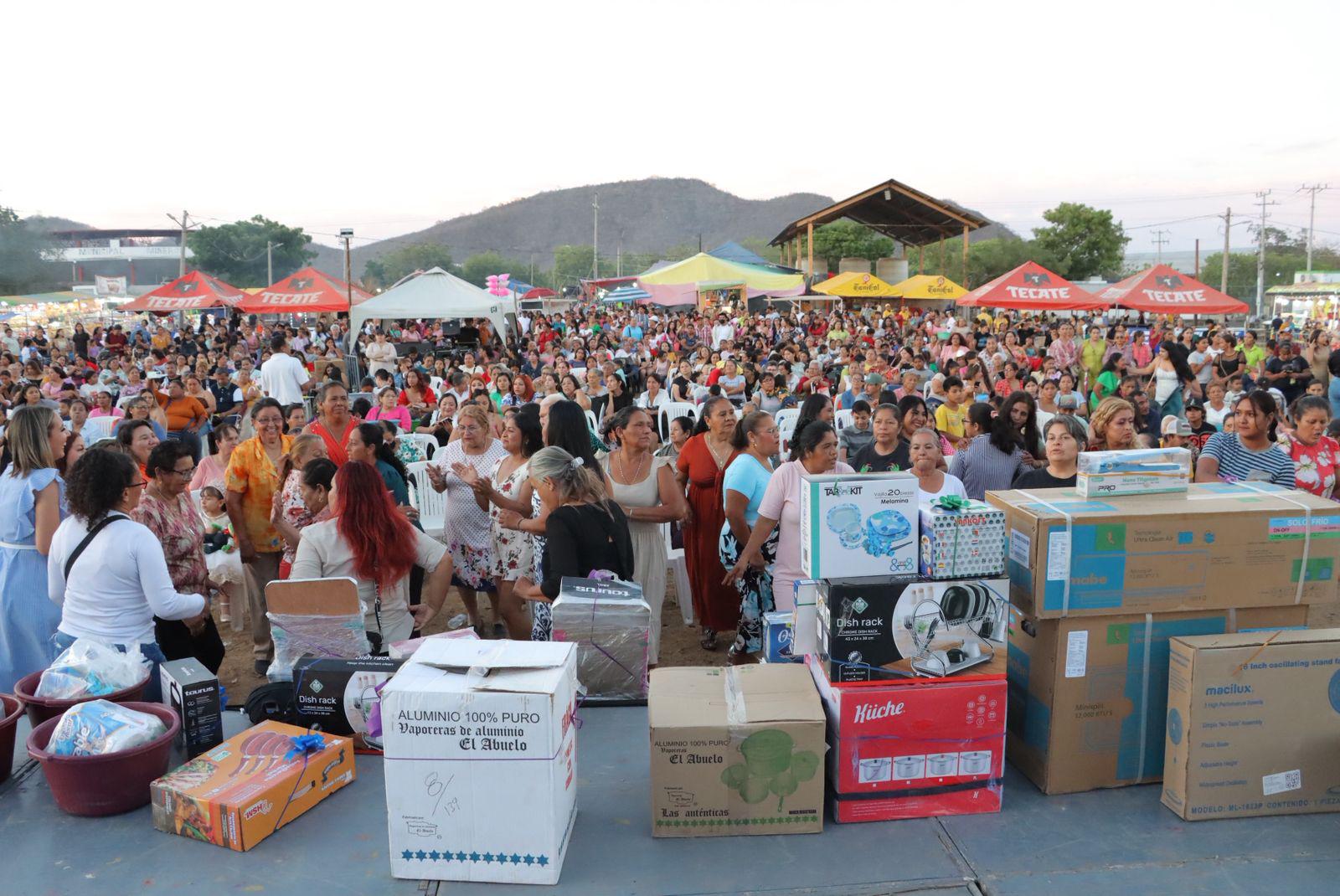 $!En el marco de la Feria de la Primavera celebran a las mamás rosarenses