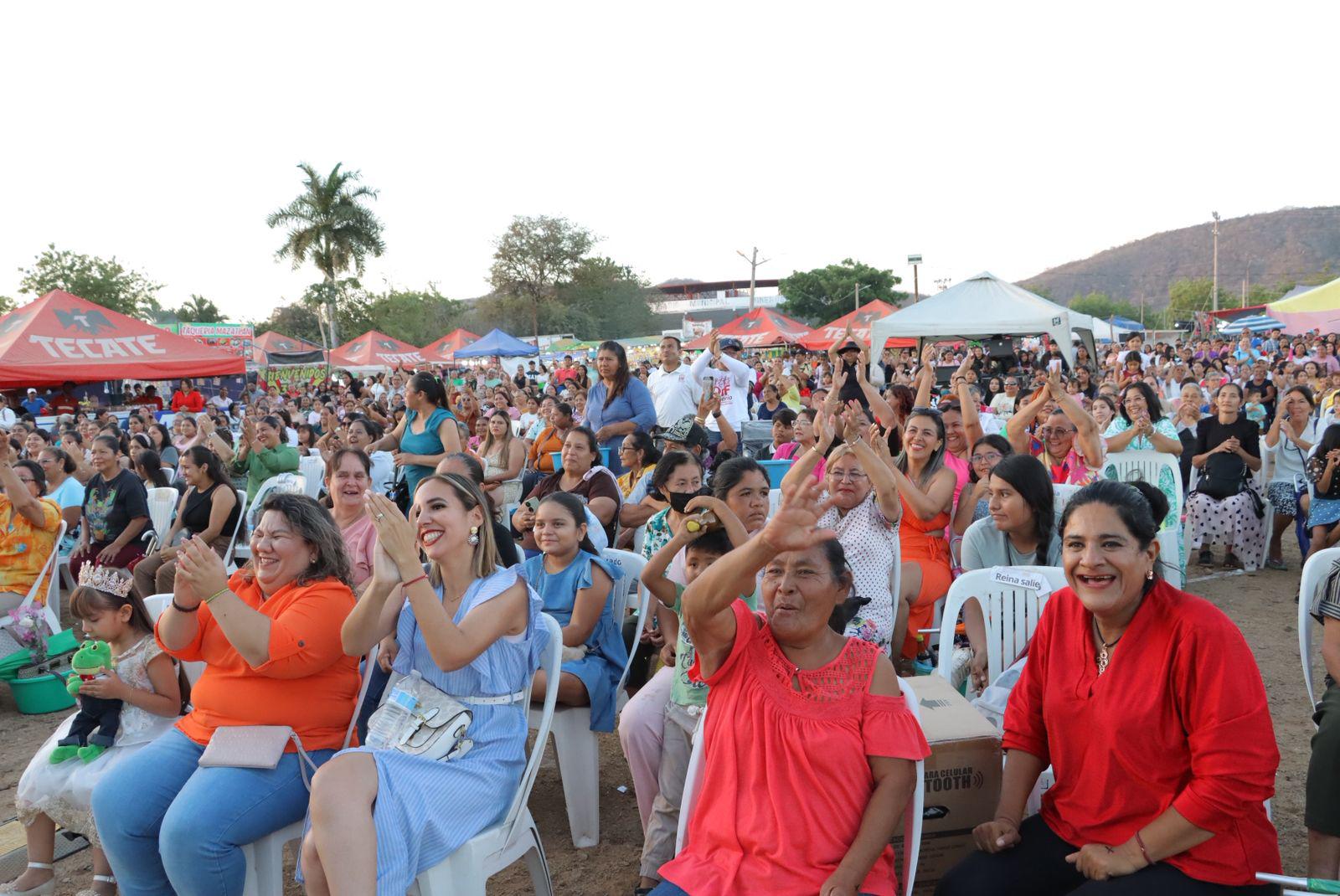 $!En el marco de la Feria de la Primavera celebran a las mamás rosarenses