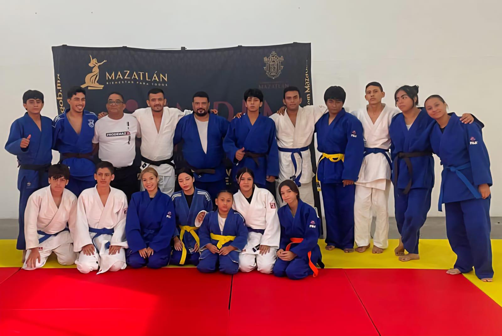 $!Judocas de Rosario y Mazatlán se gradúan en niveles de grados kyu