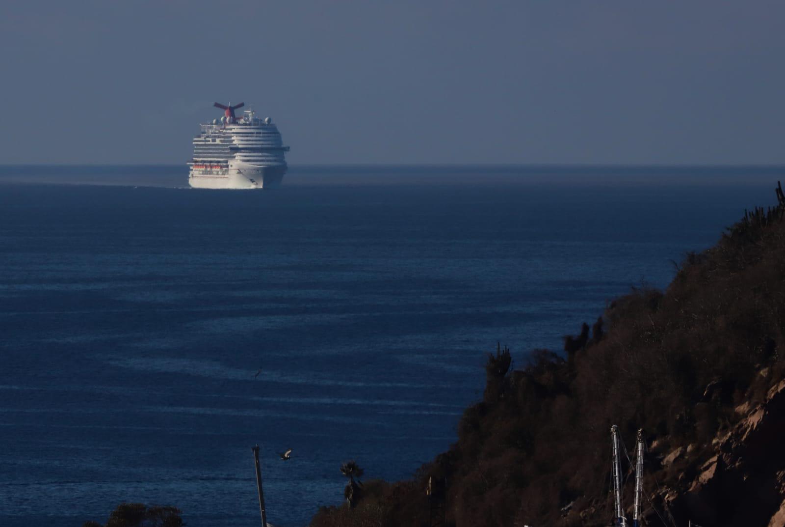 $!Disfrutan de Mazatlán turistas de los cruceros Zaandam y Carnival Panorama