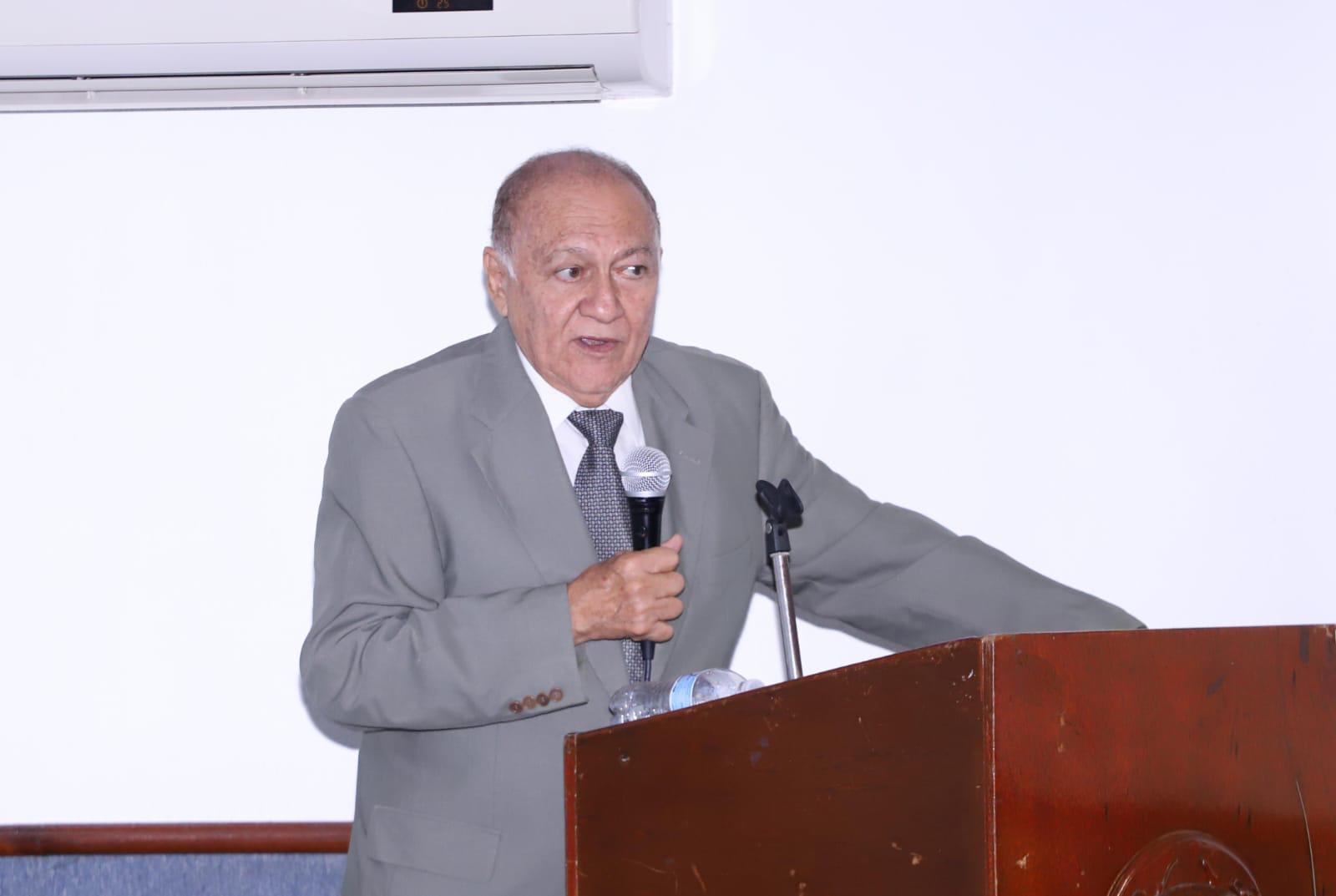 $!Recibe José Ángel Pescador Osuna el reconocimiento ‘Ernesto Galarza’