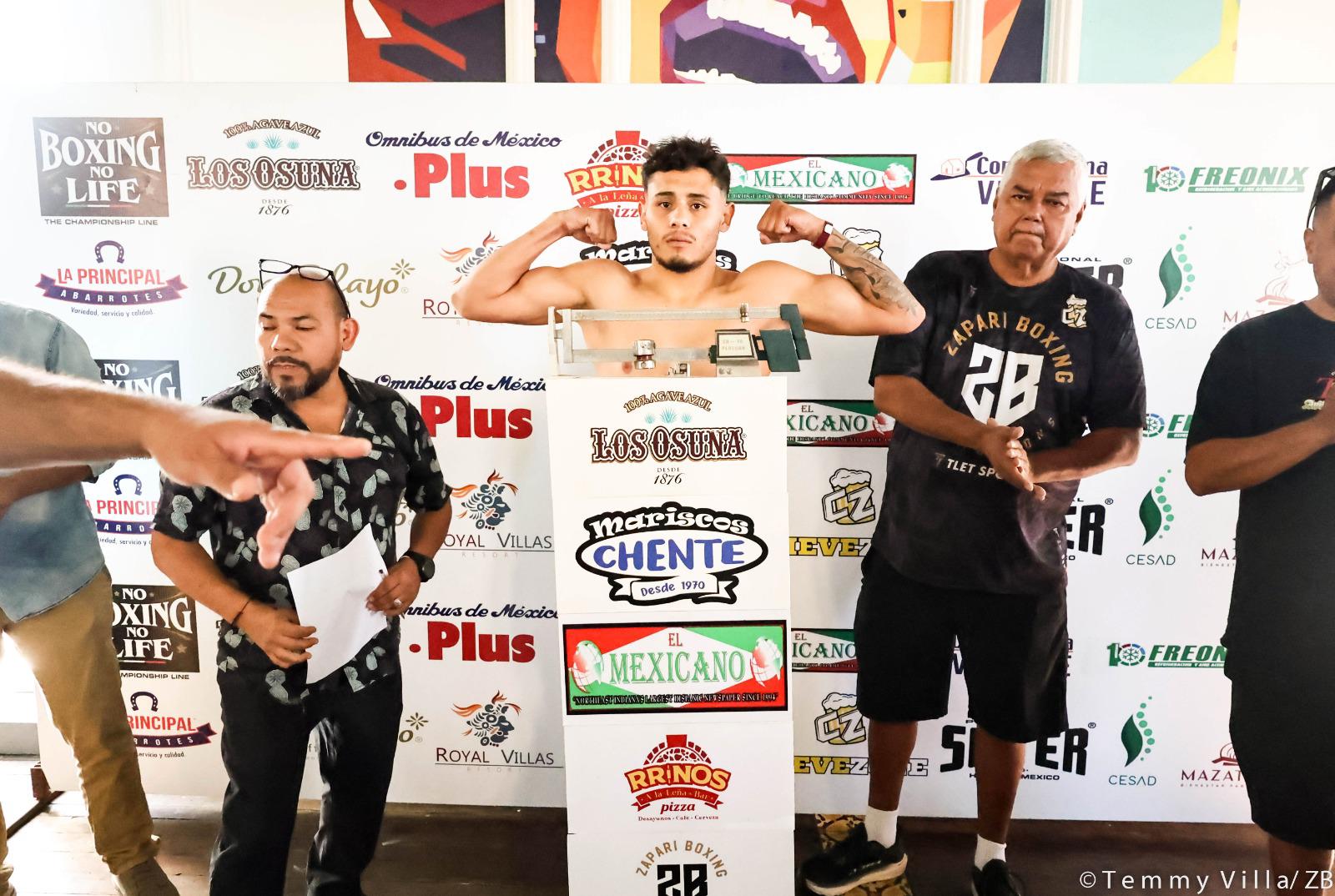$!Pugilistas de ‘Casta de Campeón’ cumplen con pesaje en Mazatlán