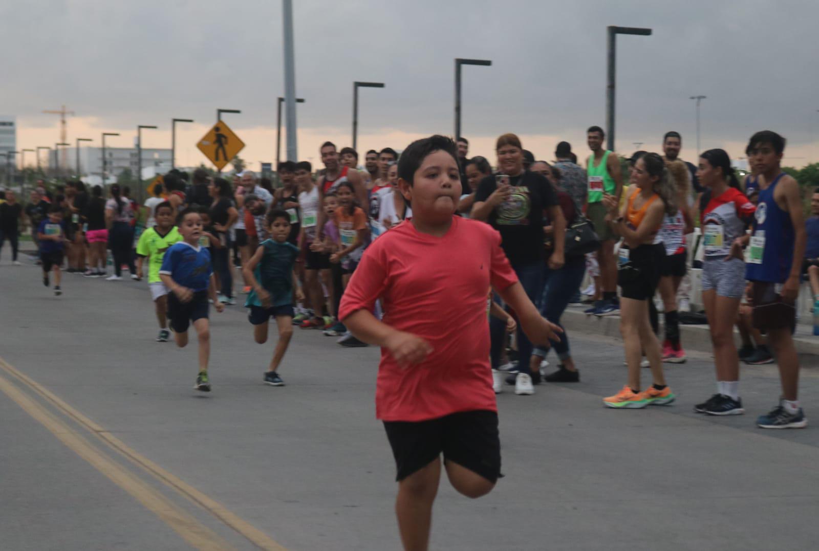 $!Interrumpe lluvia culminación de Carrera Día del Abogado