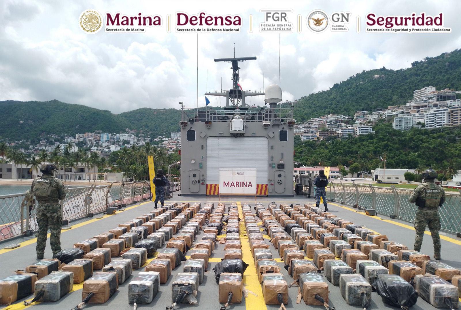 $!Decomisan 3.5 toneladas de cocaína en un sumergible, frente a las costas de Guerrero