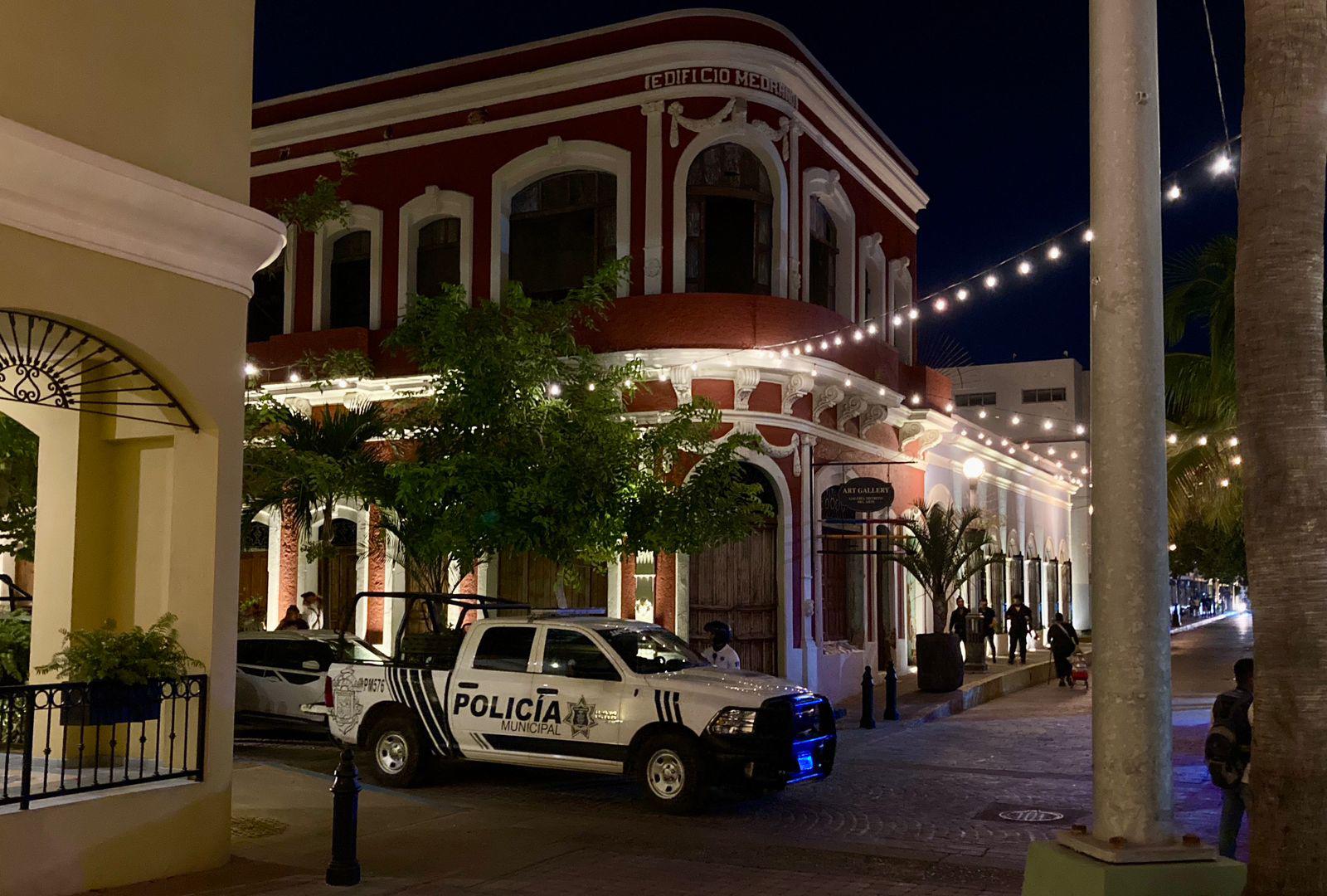 $!Refuerzan operativo de seguridad por callejoneada del Día de Muertos en Mazatlán