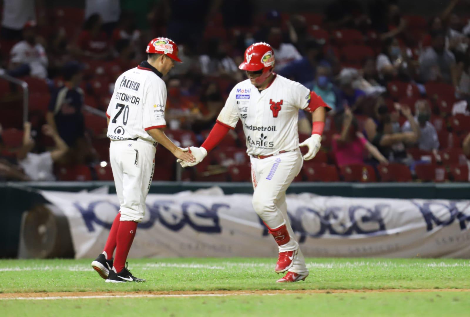 $!Venados de Mazatlán deja tendido a Charros de Jalisco en feria de carreras