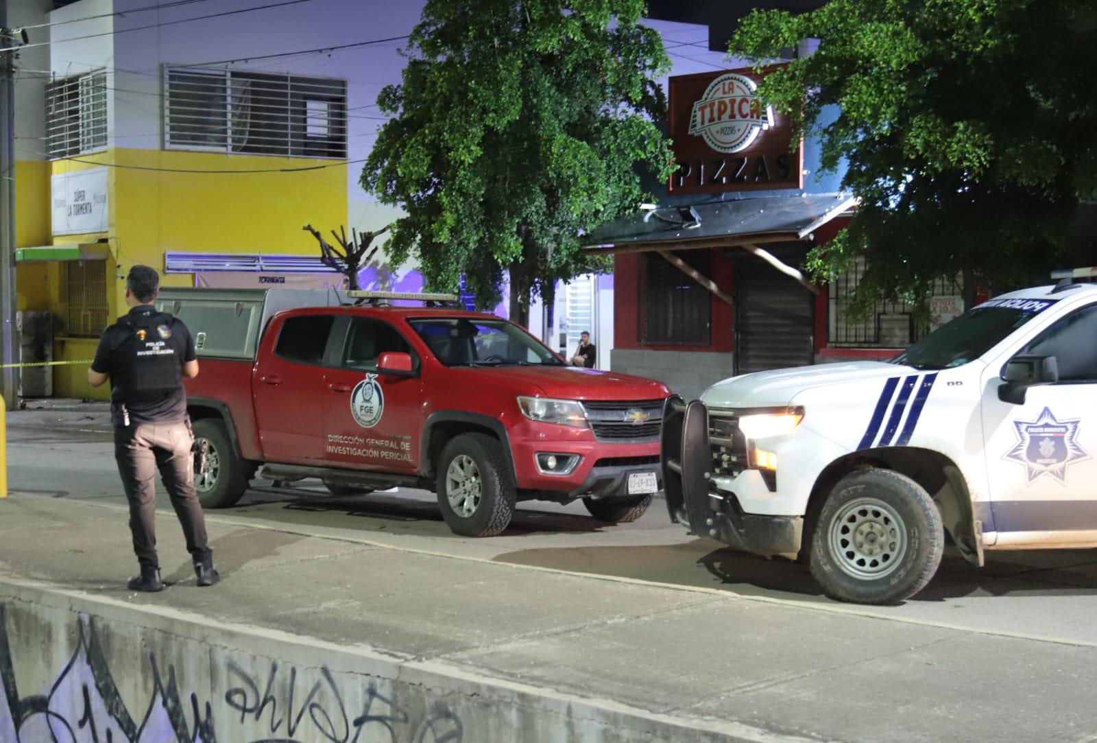 $!Lanzan artefacto explosivo contra expendio de cerveza e Mazatlán; hay un herido