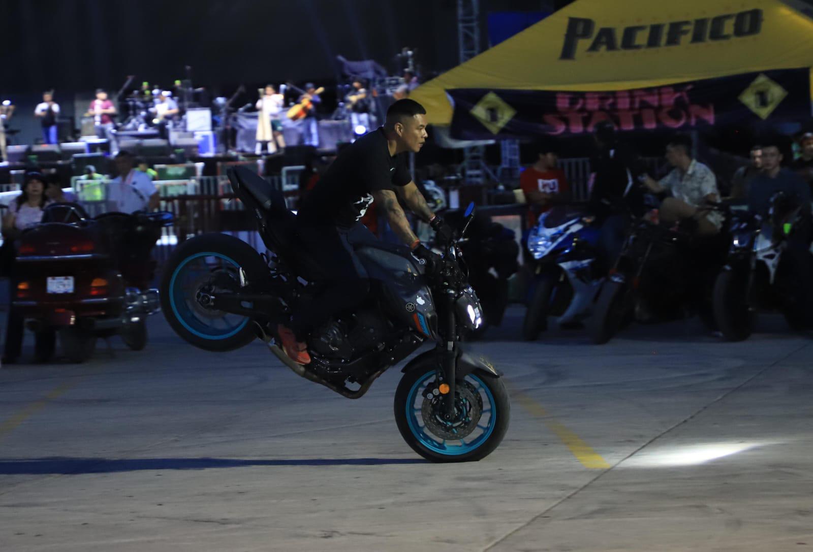 $!Stunt Riders exhiben su pericia en cierre de Semana de la Moto