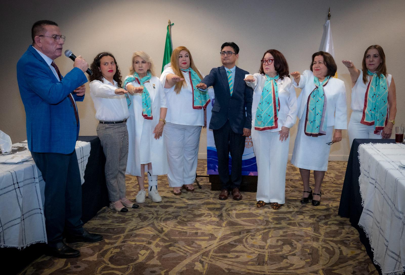 $!La nueva mesa directiva al rendir protesta.