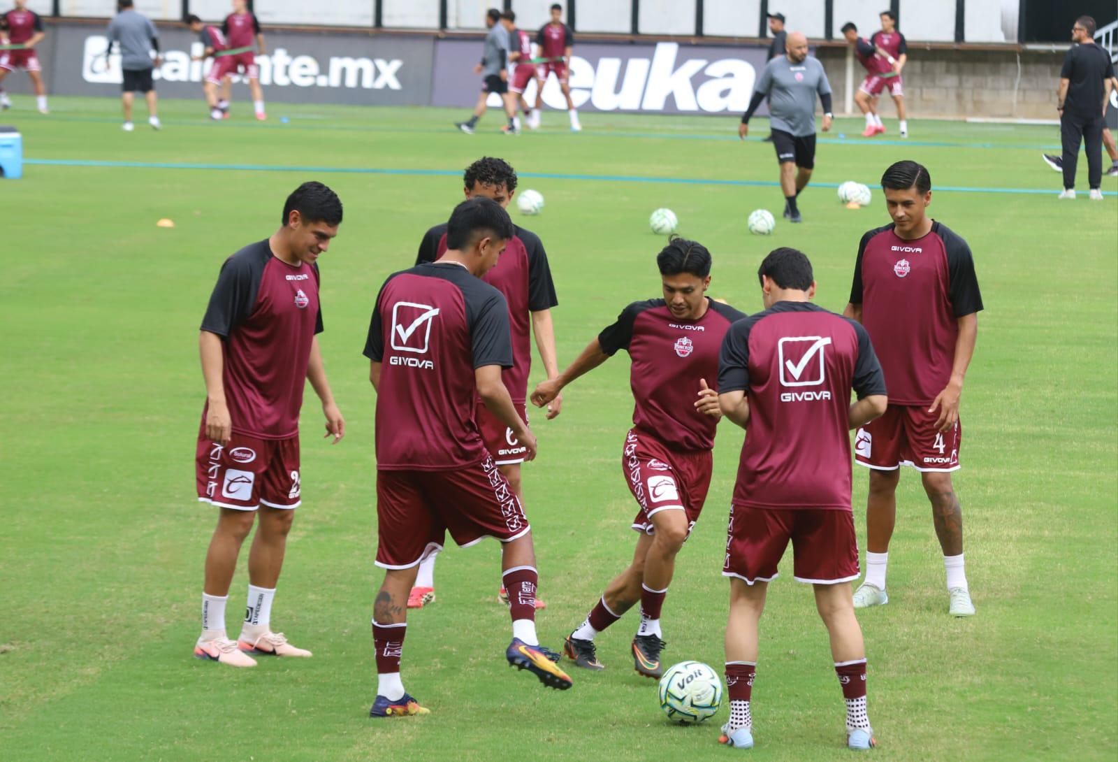 $!El debut de Dorados en Mazatlán decepciona por la escasa asistencia en El Encanto