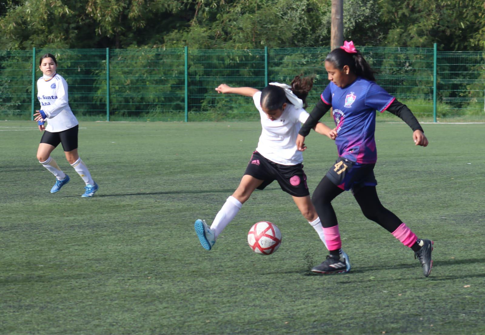 $!Unión vence a Leonas Piña, en selectivo municipal de futbol femenil