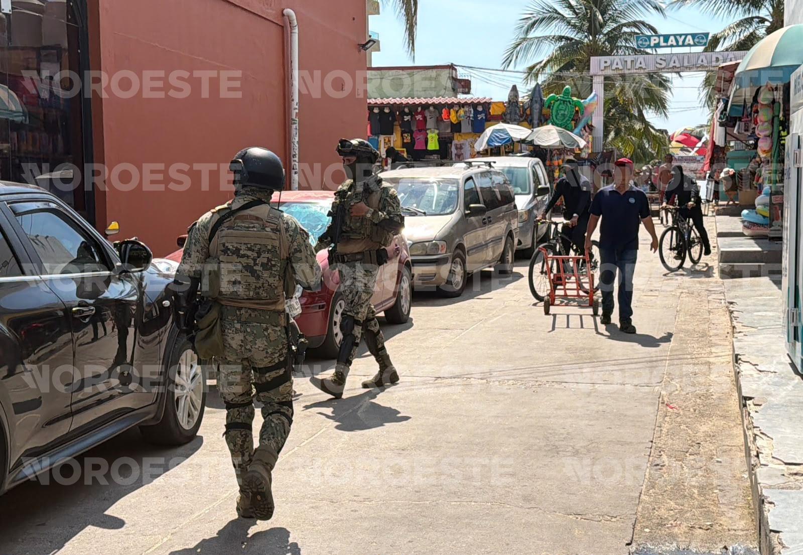 $!Hieren a balazos a un hombre en acceso de playa de la Zona Dorada, en Mazatlán