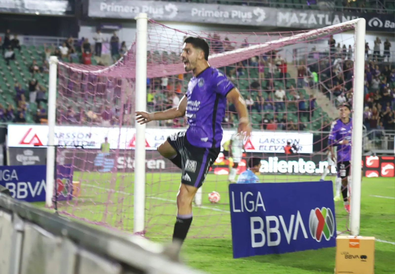 $!Brian Rubio encabeza goleada de Mazatlán a León
