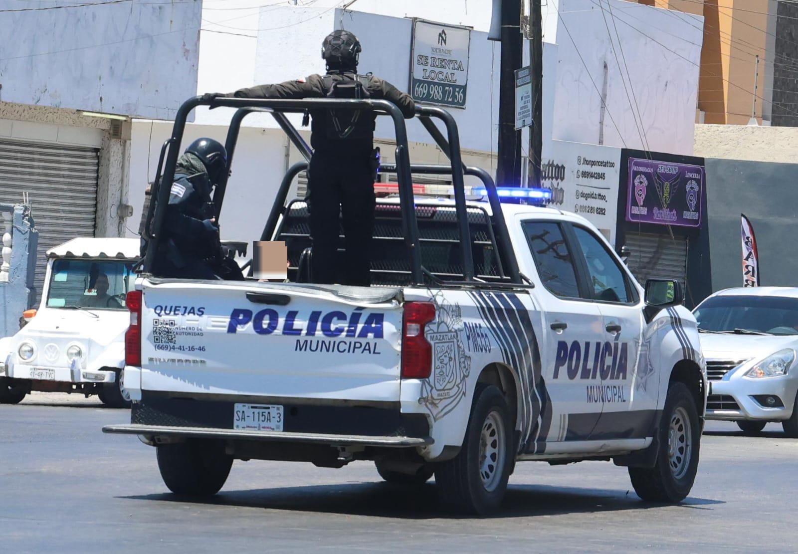 $!Detienen a hombre por presuntamente disparar desde la escollera de Mazatlán