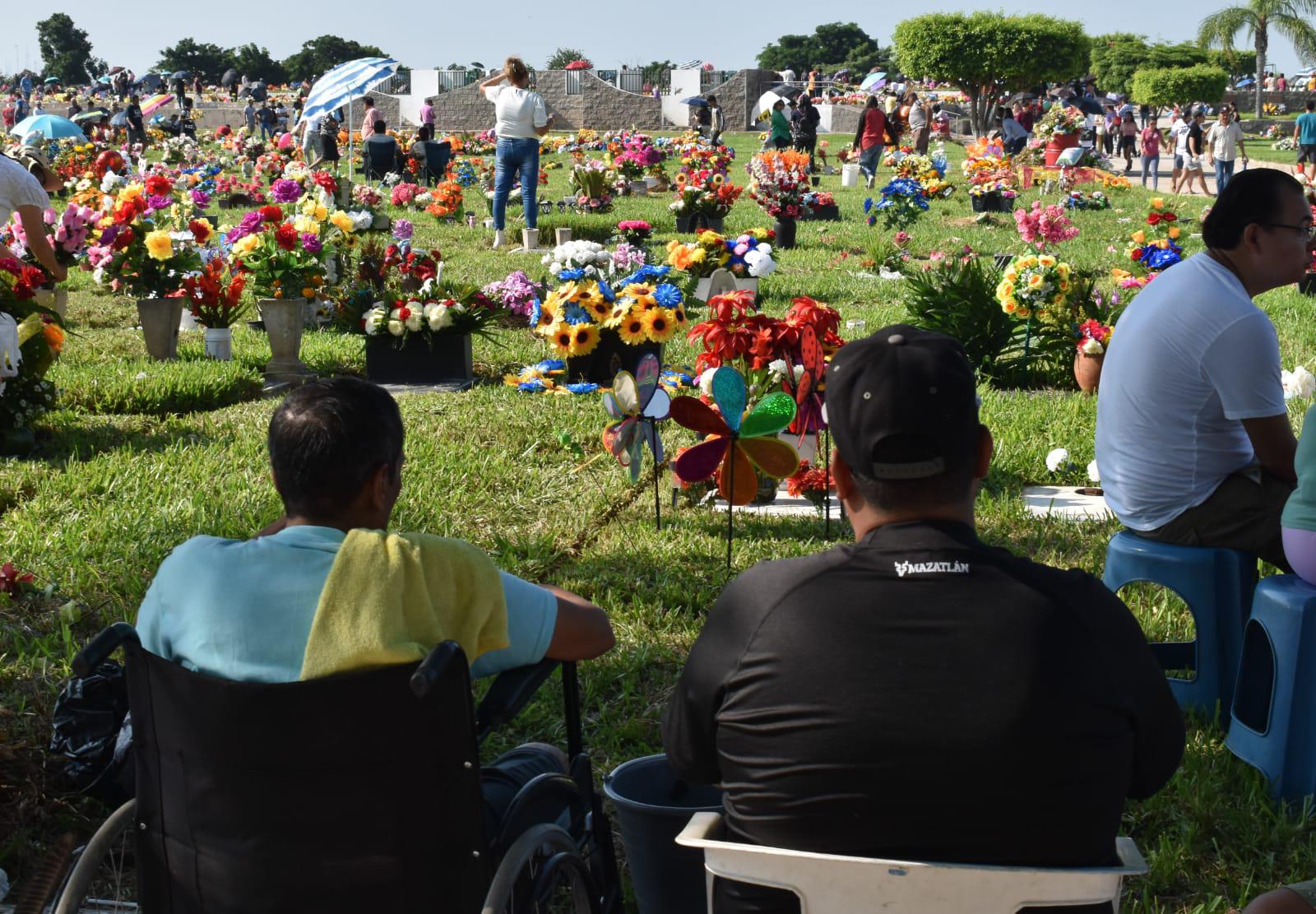 $!Las flores más vendidas este Día de Muertos fueron los ramos económicos