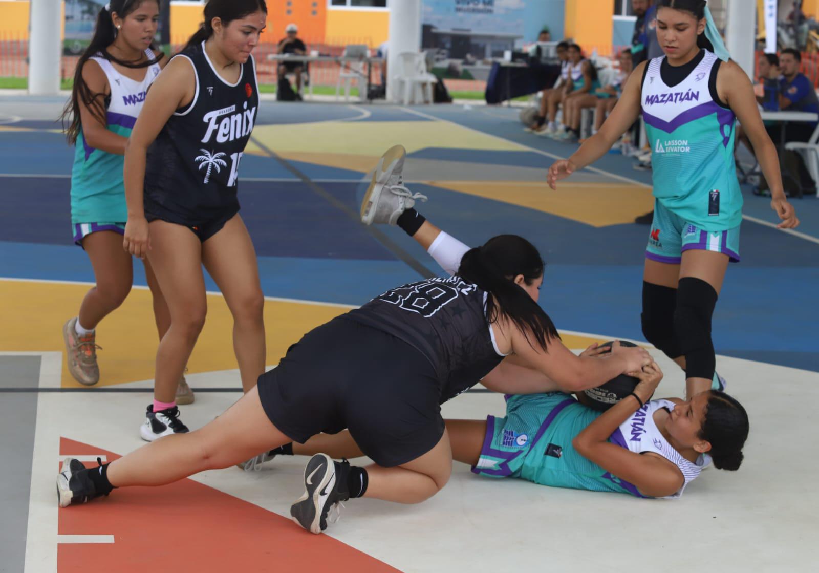 $!Las Plebes defienden el terreno en Nacional U18 de Academias