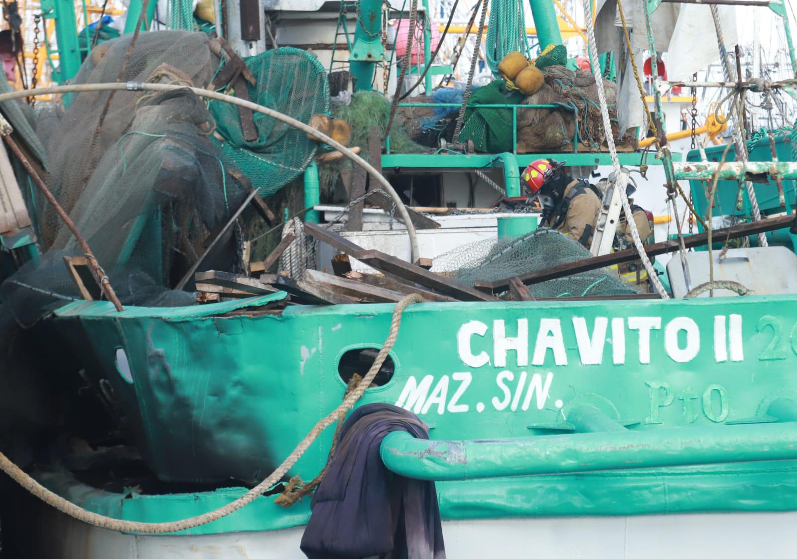 $!Trabajos de reparación generan explosión en barco camaronero de Mazatlán