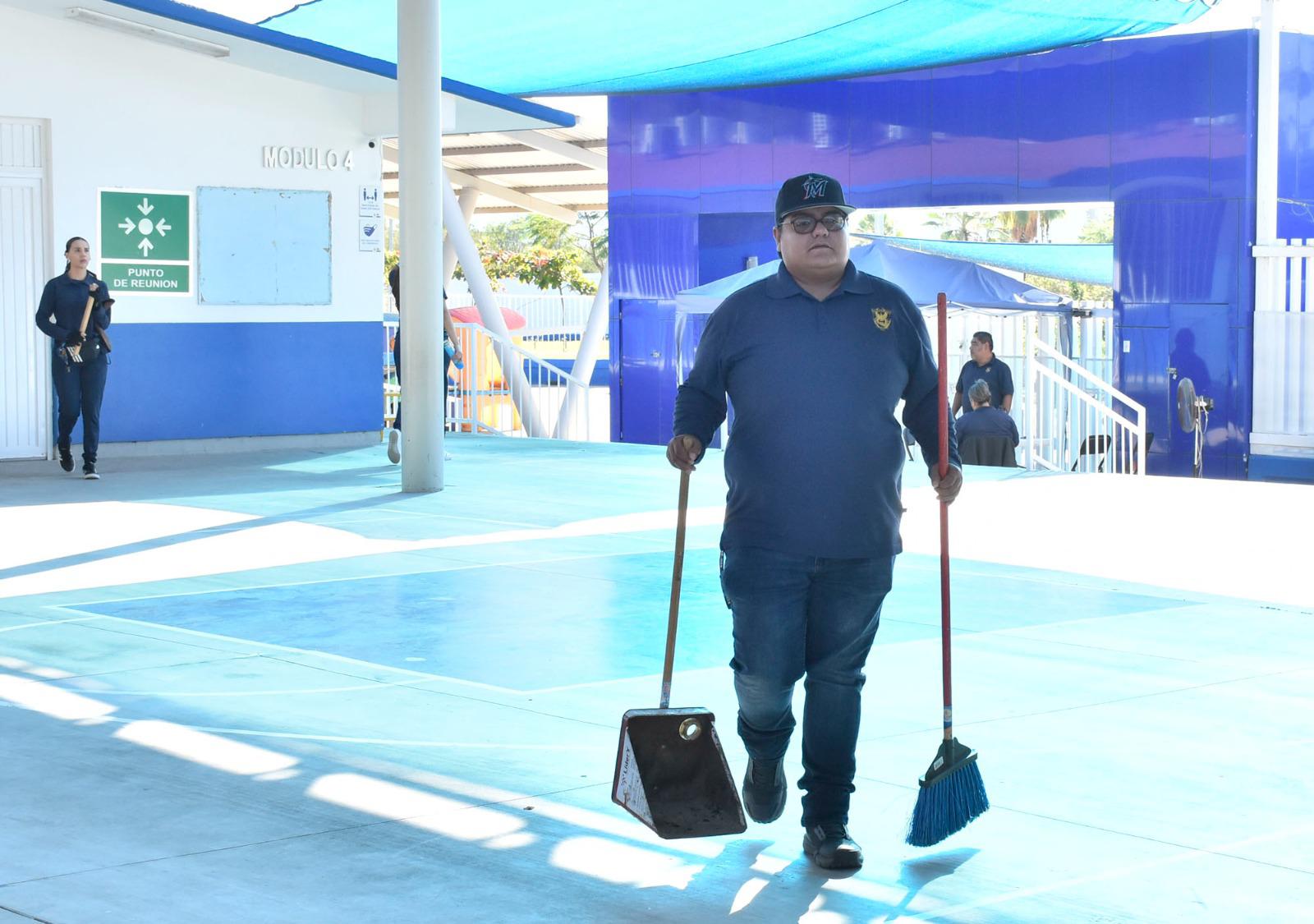 $!Realiza UAS cambio de identidad de género en documentos de un trabajador