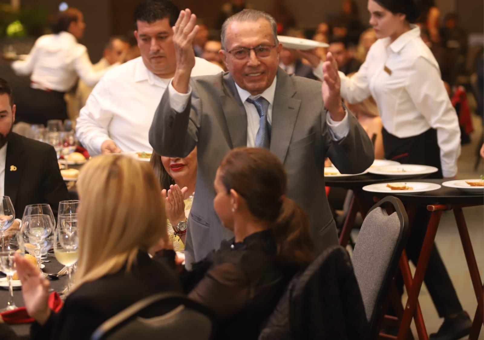 $!Canacintra reconoce a Grupo Pinsa como líder de la industria atunera