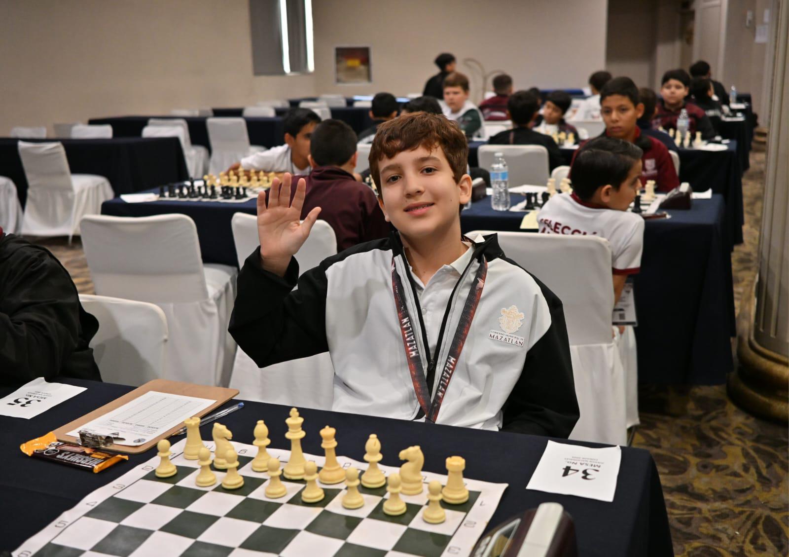 $!Ganan mazatlecos dos bronces en el ajedrez del estatal de los nacionales