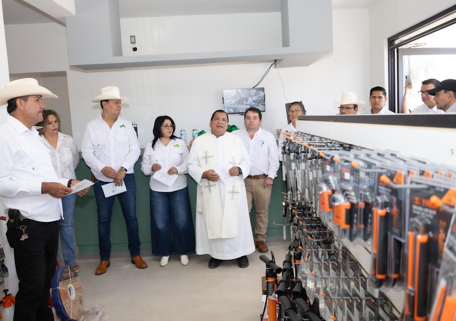 $!Agricultores del Río Baluarte inauguran ferretería para reducir costos de producción