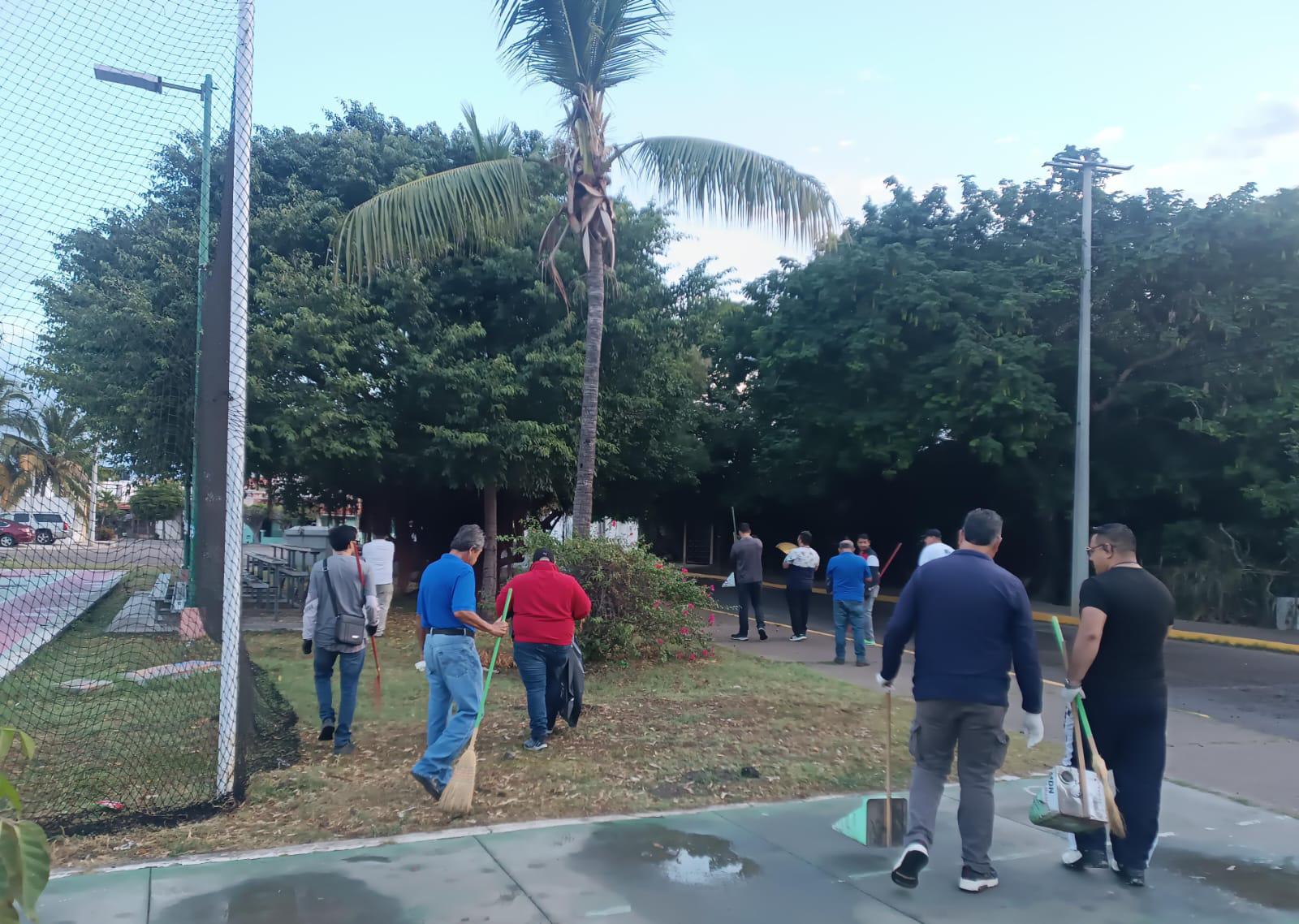 $!‘Mazatlán te quiero limpio’ recolecta 35 m³ de desechos en el Fraccionamiento Estadio