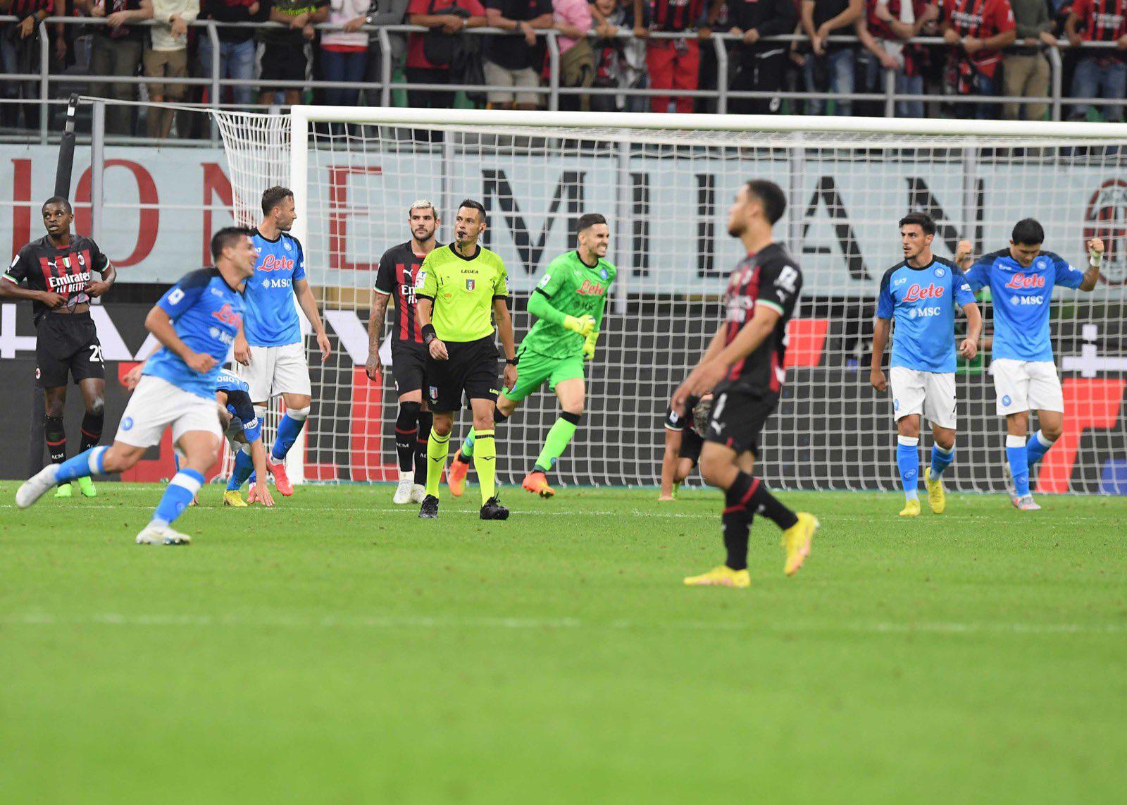 $!Napoli, con Chucky en la banca, vence al Milán y es líder de la Serie A