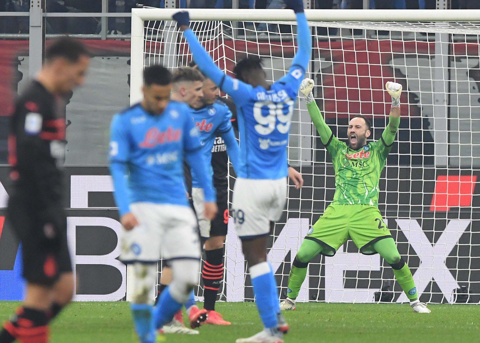 $!Chucky Lozano y el Napoli sufren para vencer al Milán