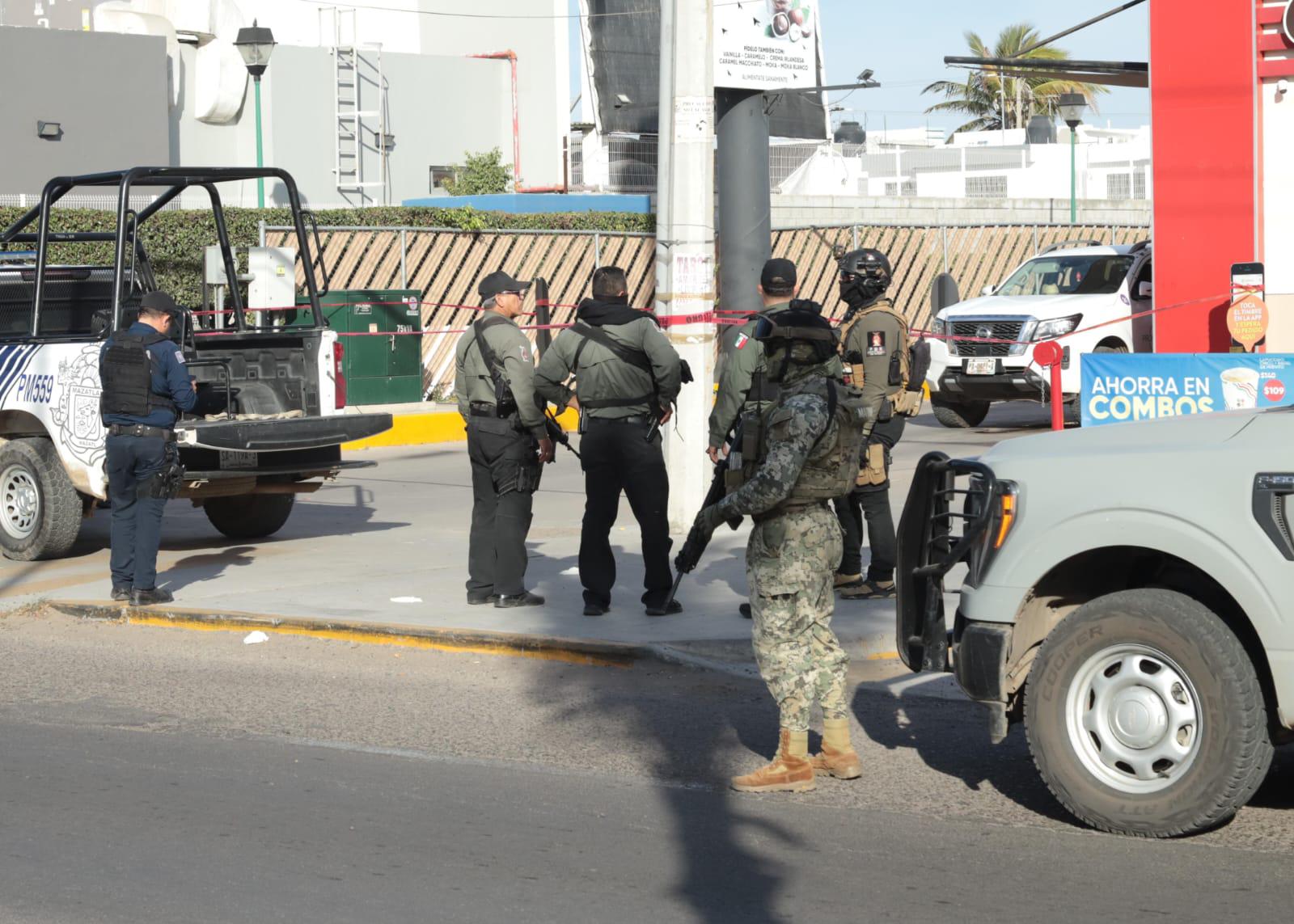 $!Ataque armado en Mazatlán deja un muerto; además una mujer y una menor herida