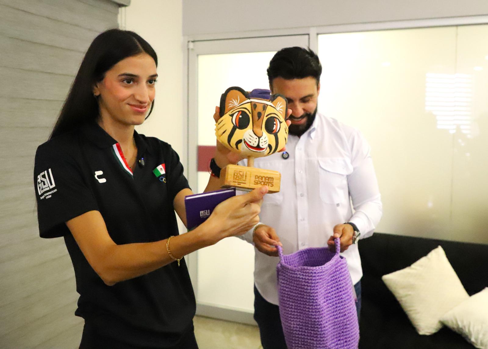 $!Andrea Félix, medallista panamericana, quiere ser ejemplo para el voleibol sinaloense