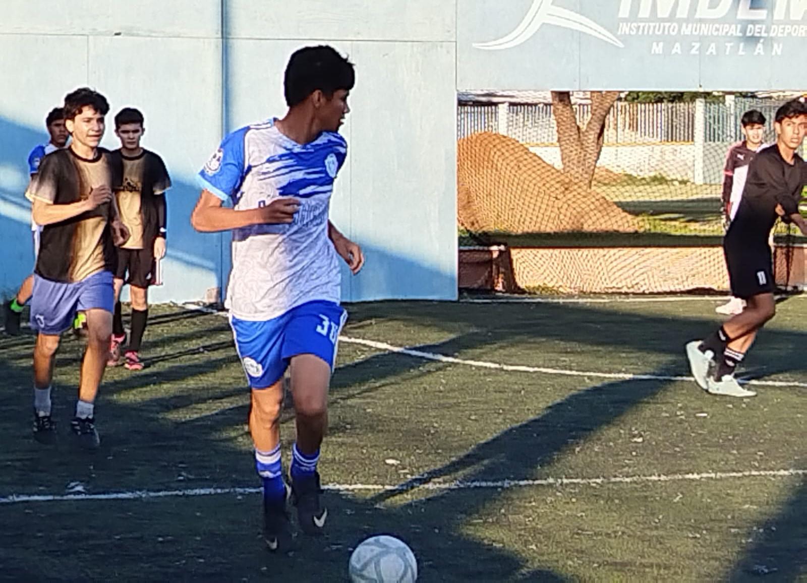 $!Cetmar saca la artillería en Liga Estudiantil de Futbol Rápido