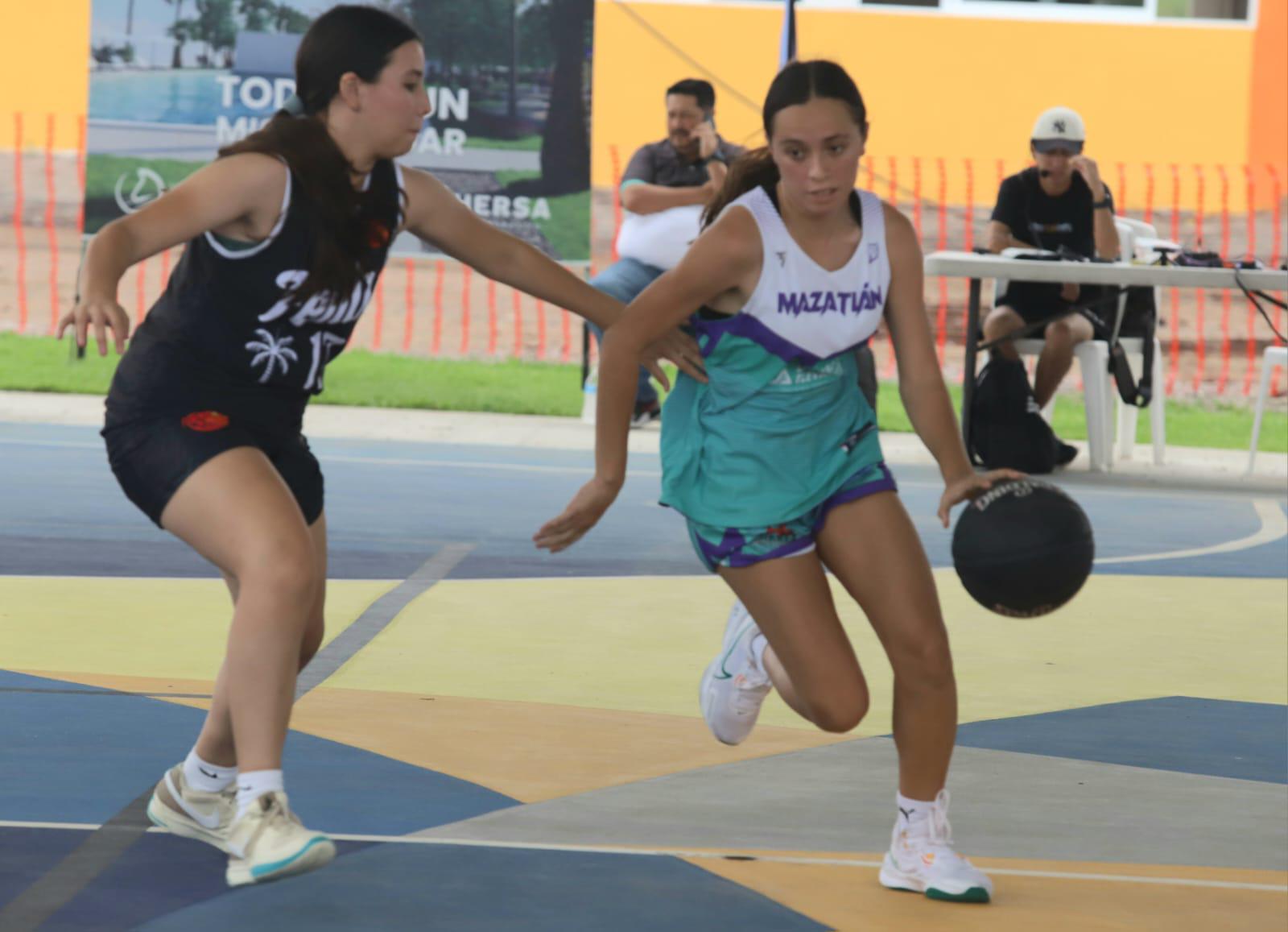 $!Las Plebes defienden el terreno en Nacional U18 de Academias