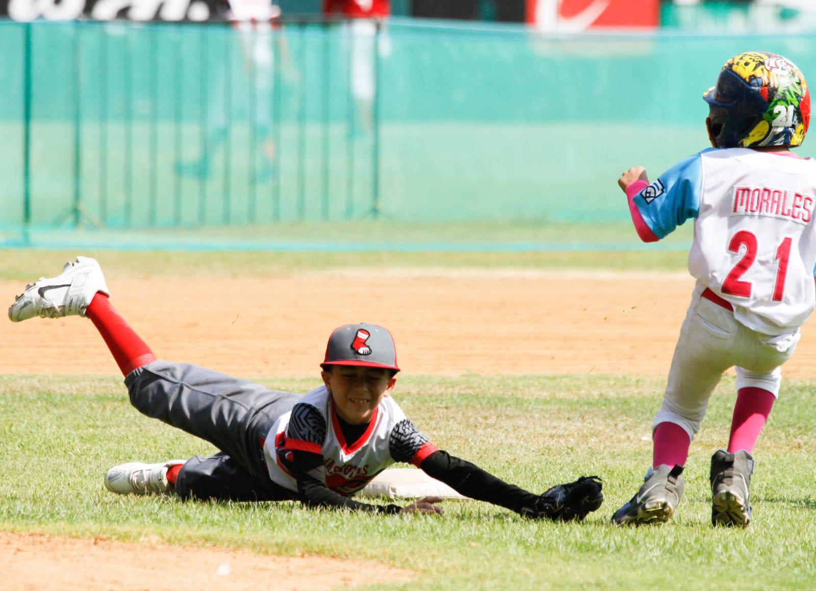 $!Panteras desgarran a Medias Rotas en el Mazatlán Baseball Tournament